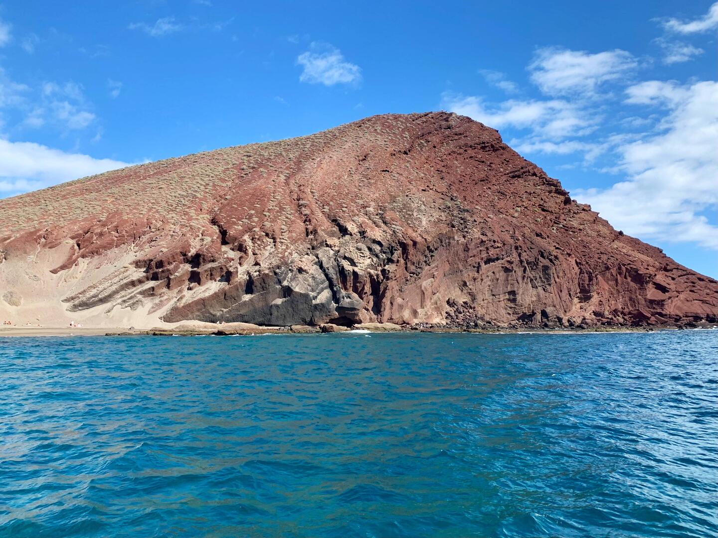 Und wieder suchen wir Schutz in der Bucht vorm Roten Berg