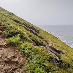 Und wieder muss ein Tal durchquert werden.