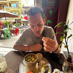 Pepper is a specialty of the region and DAMN is it tasty- you get it on the vine here 😍