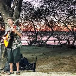Am Playa Hermosa sind auch Rebecca aus Schweden und Pablo aus Argentinien auf dem Campingplatz 💕