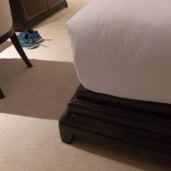 Der arme Zeh.... fieses Eck...