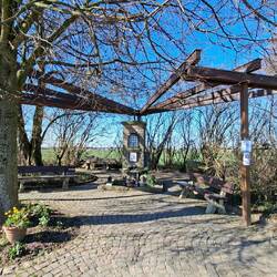 Schöner Pausenplatz, der heilige Antonius....