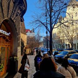 Mini Tourgruppe, gd ungerwägs im jüdische Viertu