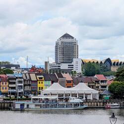 Kuching von der anderen Seite