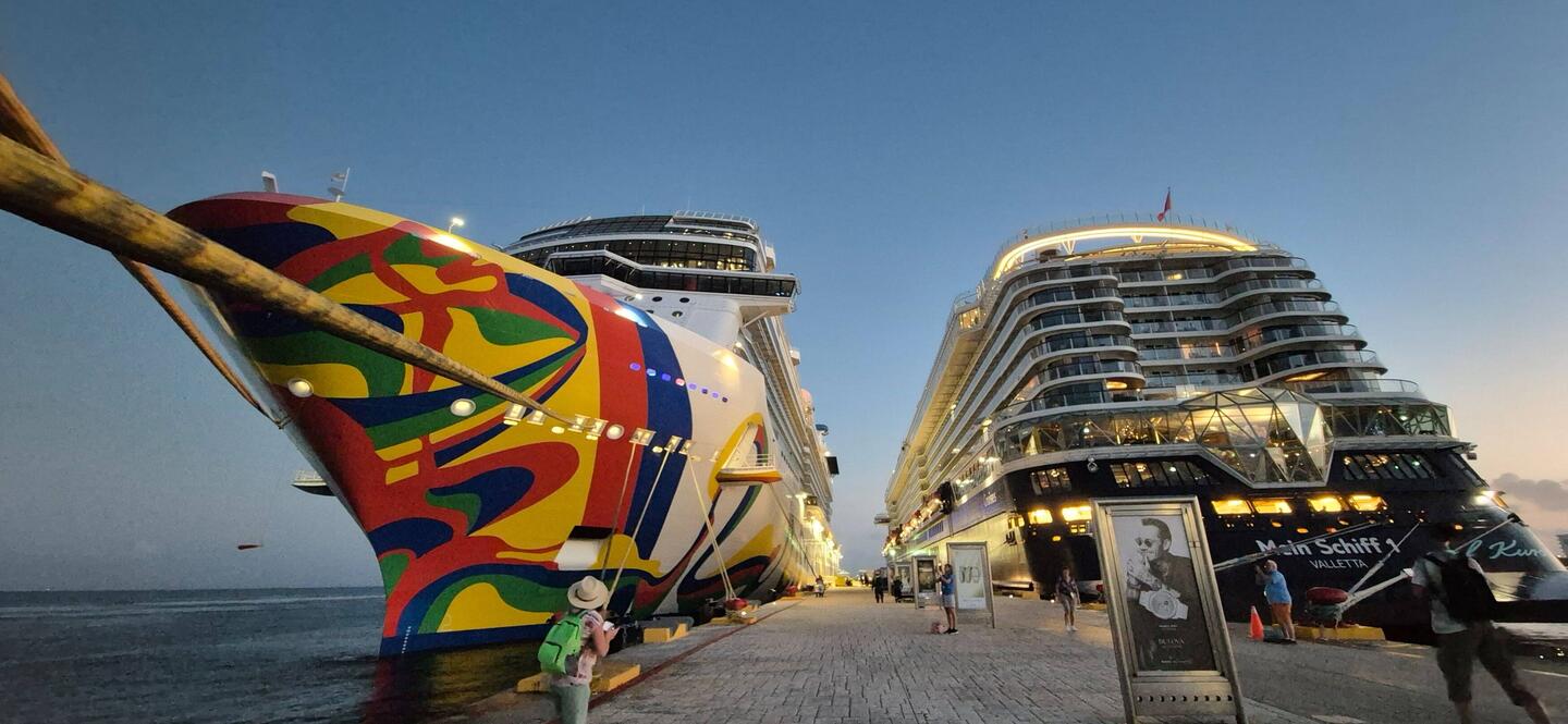 3 Kreuzfahrtriesen im Hafen