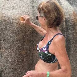 Far jag kan inte få upp min kokosnöt.....