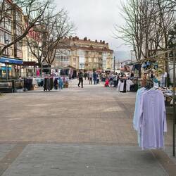 Es ist Markt, aber eher klein...