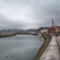 Auf dem Rückweg entlang der Promenade wird es langsam dunkler am Himmel