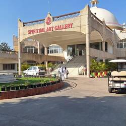 Centro de retiro de Brahma Kumaris, a 50km de Delhi