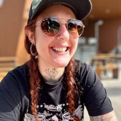 Zisi hat eine neue Sonnenbrille - die alte ging leider verloren.