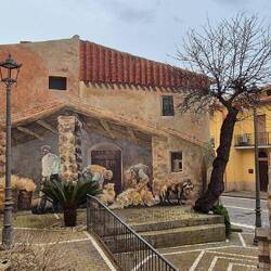 Streetart in Tennura während des Wasser tankens 😆