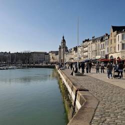 Gechilltes Treiben am Hafen