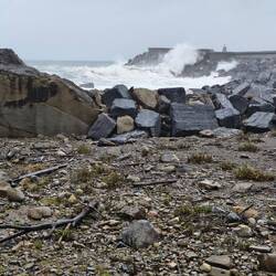 Dem Atlantik ist das Wetter egal, er tobt einfach weiter