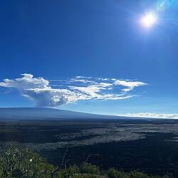 Wir dachten erst, der Mauna Loa wäre wieder aktiv. Es war aber nur eine Wolke...