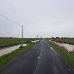 Rechts und links nur Wasser...