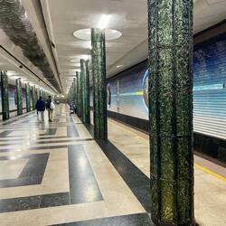 Kosmonavtlar Station
