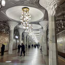 Mustaqillik Maydoni Station