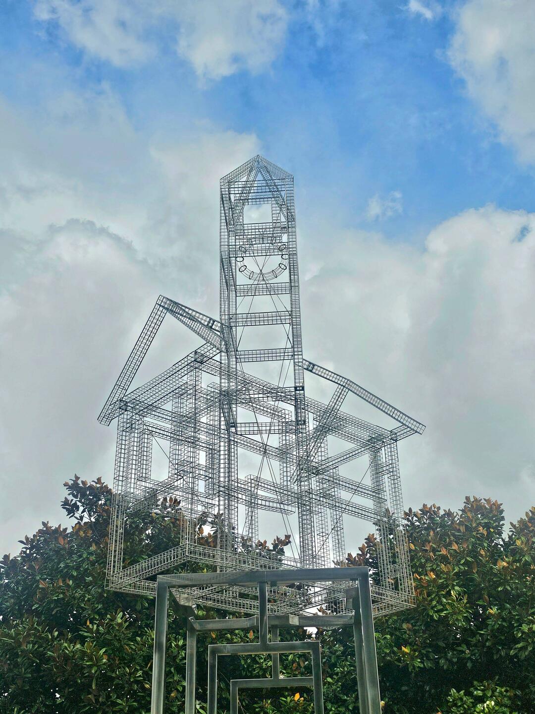 Ghost Tower von Louise Purvis