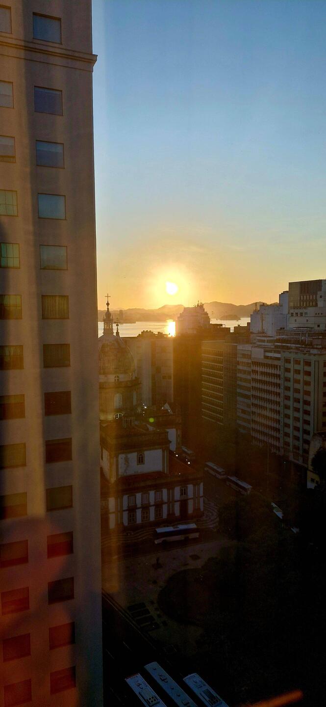 Sonnenaufgang vom 17. Stock Windsor Guarabana