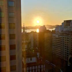 Sonnenaufgang vom 17. Stock Windsor Guarabana