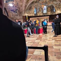 Vicinissimi al corpo esposto