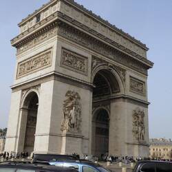 Der Arc de Triomphe