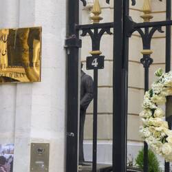 Die iranische Botschaft trägt Trauer