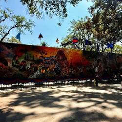 L'art pour la paix : une impressionnante et poignante fresque sur la guerre 😥