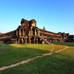 Le temple d'Angkor vu de l'Est 🤩