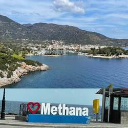 Küstenort und Insel-Hauptort. Stadt wäre hier falsch 😉