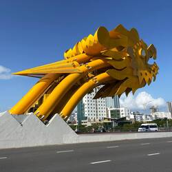 The head of the dragon on the dragon bridge