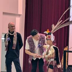 Auszeichnung eines jungen Tänzers