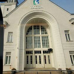 Umsteigen in Valga: Von Vivi in den Elron - kurz nach der estländischen Grenze.