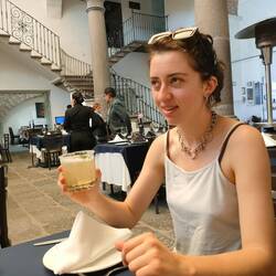 Marguarita le midi, hé bien, par solidarité avec les français pour qui s'est l'heure de l'apéro 😂🍸