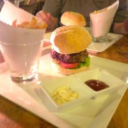 Weltbesten Pommes und auch Burger