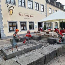 Mädchenbrunnen vor dem Restaurant Zum Franziskaner