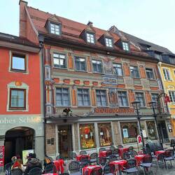 Außergewöhnliche Fassade der Stadt-Apotheke