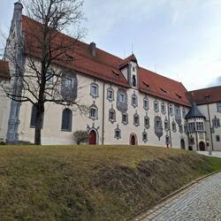 Plastische Malereien suggerieren Erker etc.