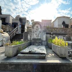 da ist jemand ausgeflogen 💀