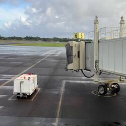 Wir haben ein seltsames Flugzeug heute... 🤔 Aber immerhin ist der Pilot schon da... 😆