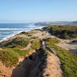 Tiefe Furchen aus vergangenen Regenperioden.