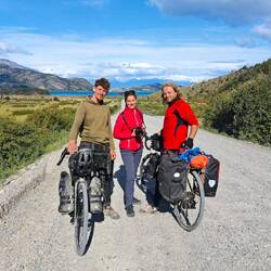 Manu mit 2 deutschen Helden der Carretera Austral. Irre Leistung 👍