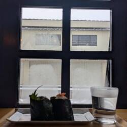 Zum Frühstück gibt es Onigiri