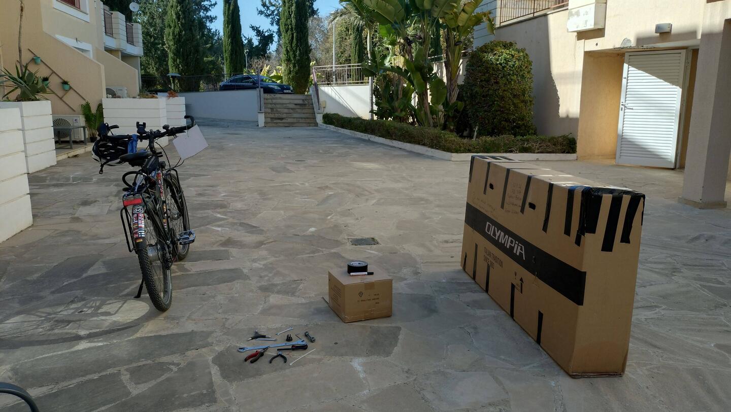 Das erste Rad ist verpackt.