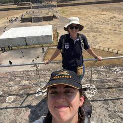 Et on aperçoit derrière une partie de la Ciudadela