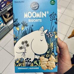 Liebe Grüsse an Betti. Du wärst hier im 7. Himmel. Die Kekse sind auch vegan.