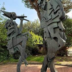 Statue zu Ehren des 100. Todestages von Carlo Collodi