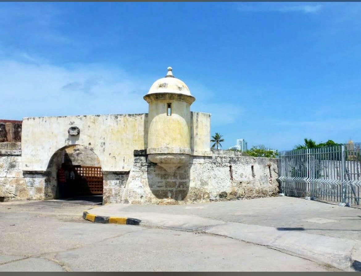 Club de Pesci Marina entrance
