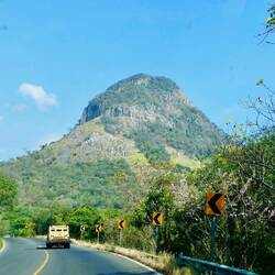 Abwechslungsreiche Fahrt: Berge ...
