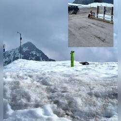 Bei aktuell 4° Grad hält sich die Schneedecke noch ein bisschen